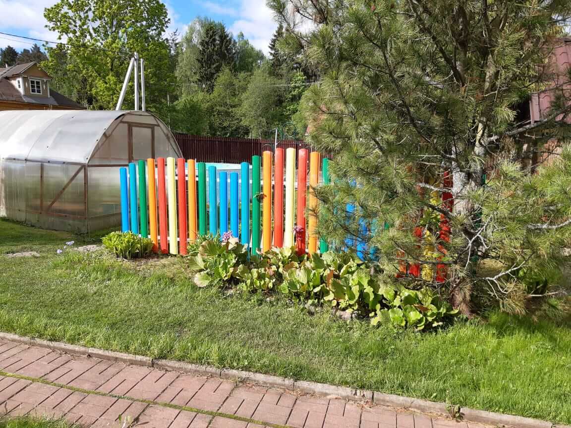 забор из разноцветного штакетника односторонний фото1 в Донецке