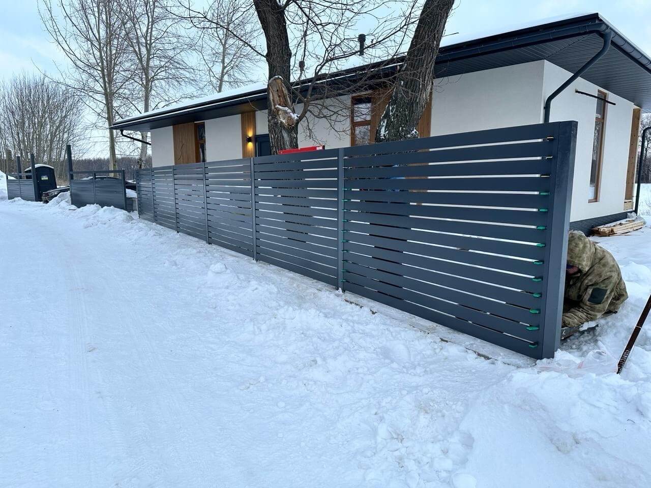 Забор-ранчо из металлопланкена 37м RAL7024 Серый Графит фото 3 в Донецке
