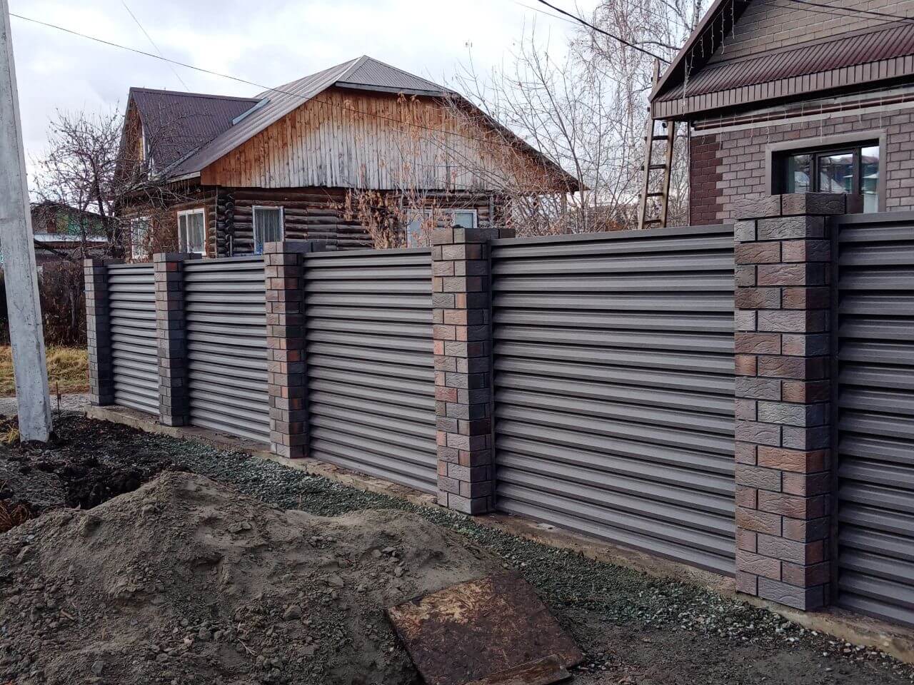 Забор-жалюзи из ламелей ЭКО-Z-US (усиленные) 30м RAL8019/8019 Темный Шоколад двусторонний МАТТЕ в Донецке