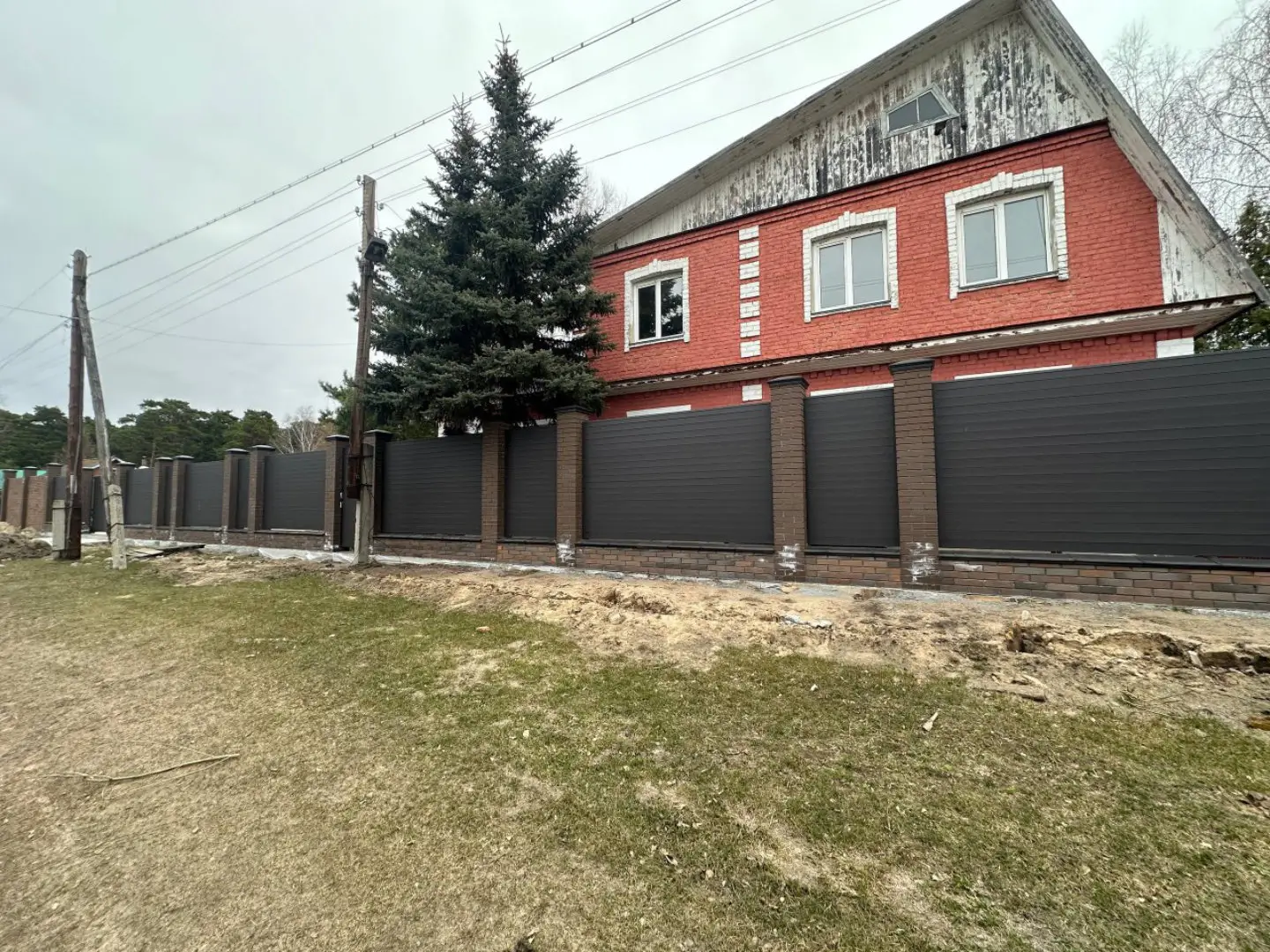 Забор-ранчо из металлического планкена 28м RAL8019 Темный Шоколад МАТТЕ фото 2 в Донецке