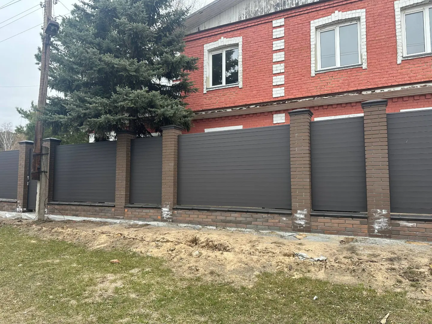 Забор-ранчо из металлического планкена 28м RAL8019 Темный Шоколад МАТТЕ в Донецке
