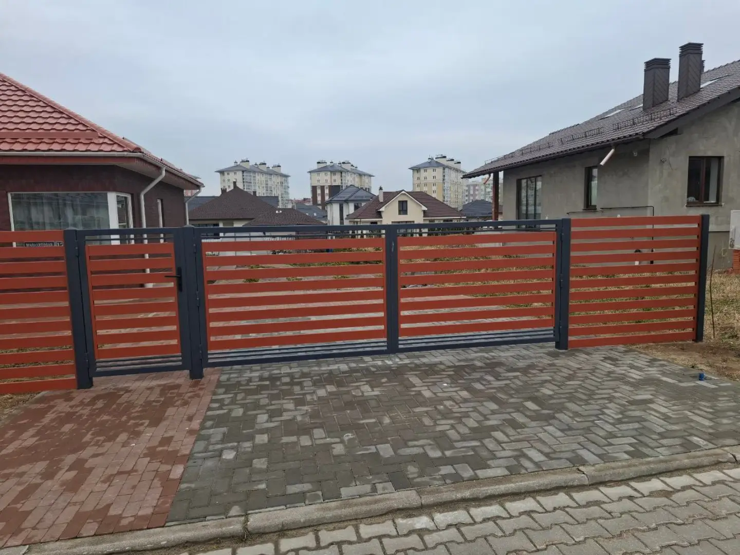 Забор-ранчо из металлопланкена 18м RAL8004 Терракотовый фото 2 в Донецке