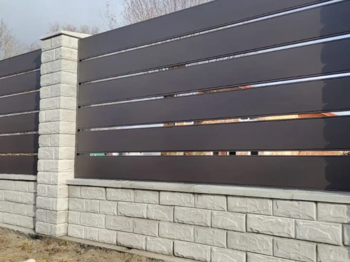 Забор-ранчо из металлопланкена 32м RAL8019 Темный Шоколад МАТТЕ фото 3 в Донецке